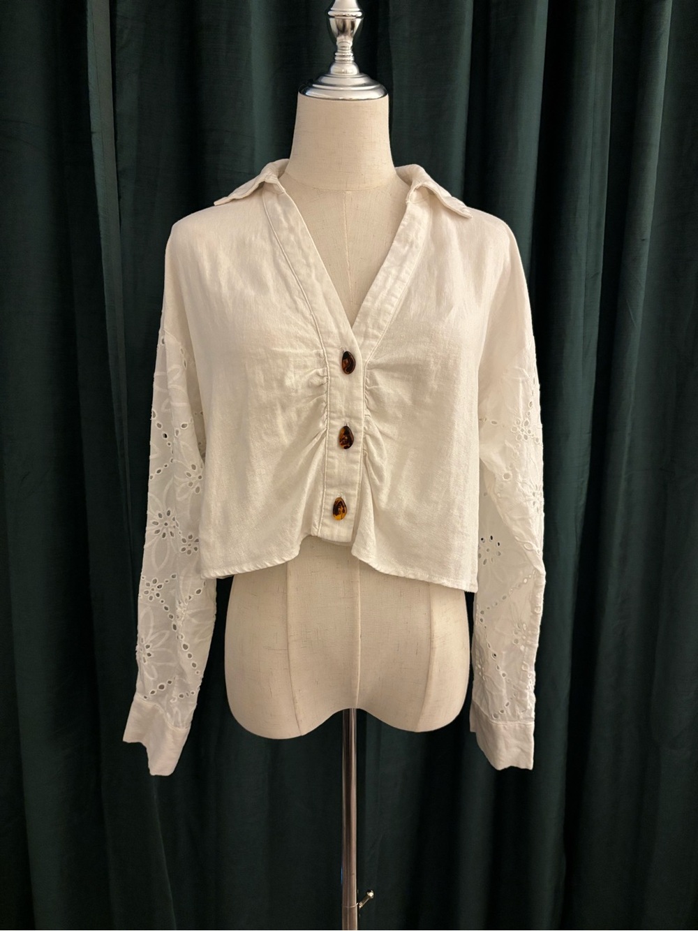 Women’s White Linen Blend Button-Front Eyelet Sleeve Top